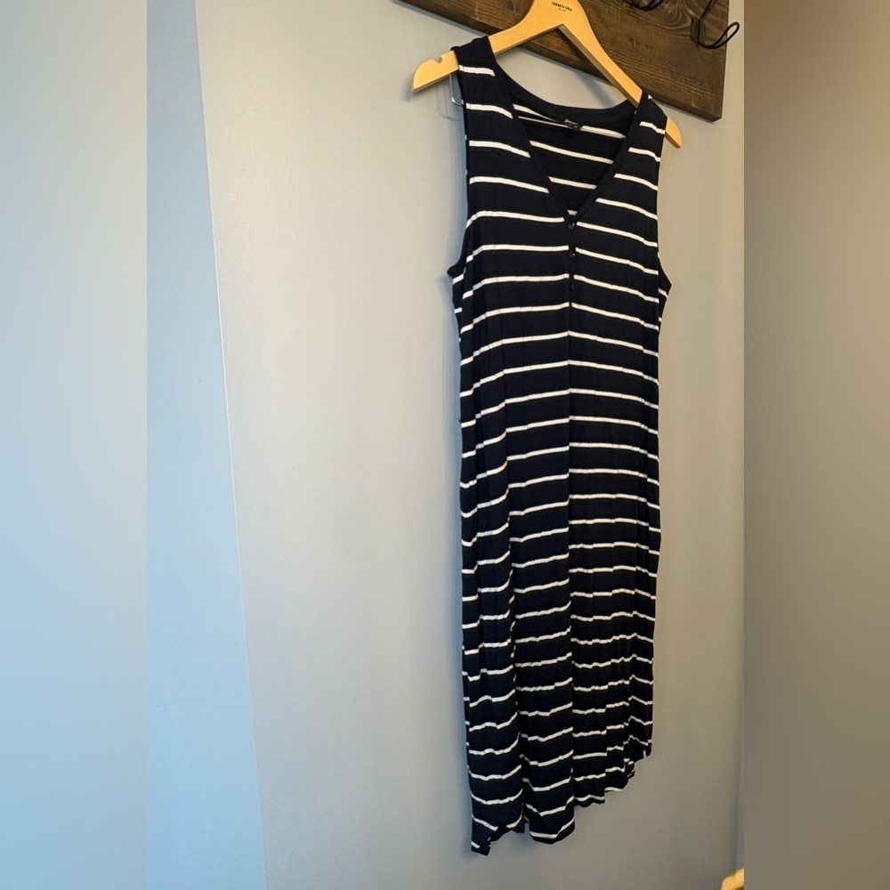 Reitmans White and Navy Stripped Sleeveless V-Neck Sundress size L - Picture 4 of 10